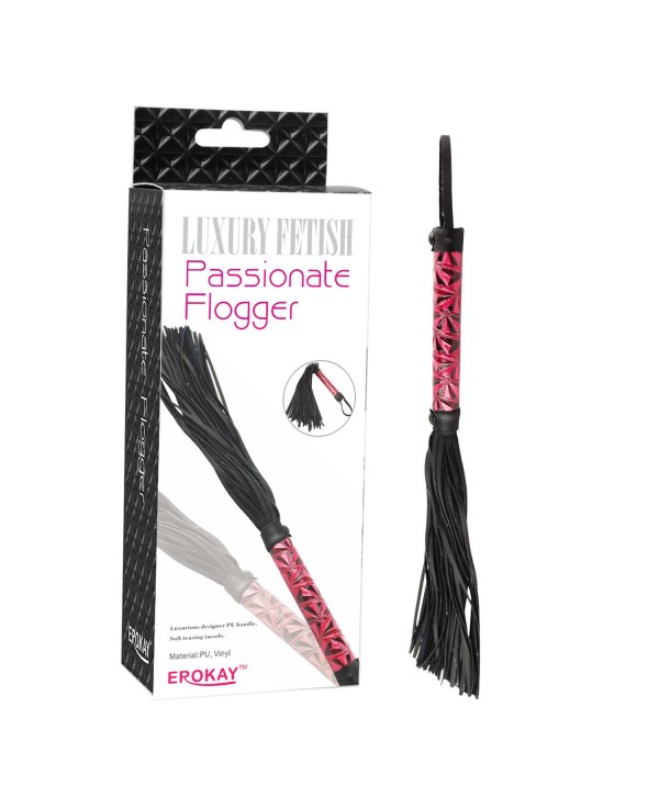 Аккуратная плетка с красной рукоятью Passionate Flogger - 39 см.