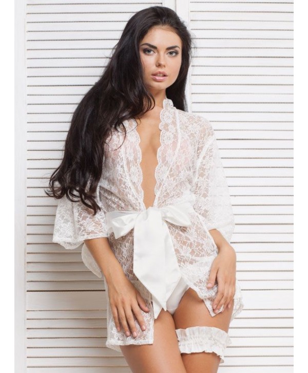 Изысканное кимоно из ажурного полотна
