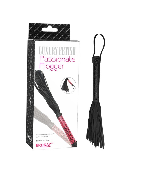 Чёрная многохвостая кожаная плетка Passionate Flogger - 39 см.